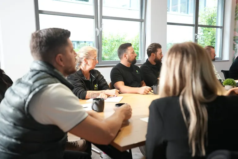 Das Vilson-Team bei der Einsatzbesprechung