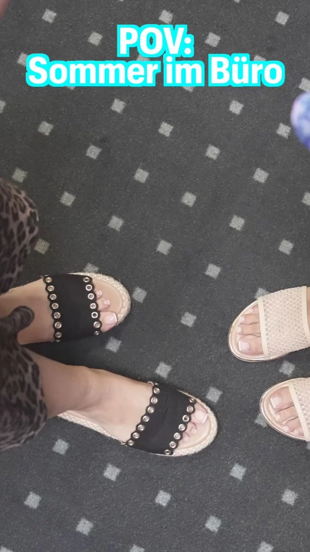Sommer im Büro be Like 👡😄 
.
.
.
.
.
#sommer #fypage #fyp #summer #viral #vibes #vibe #trockenbau #sanierungen #büro #lustig #wasserschadensanierung #wasserschaden